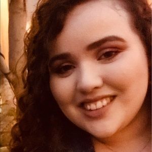 Meet your Posher, Briana